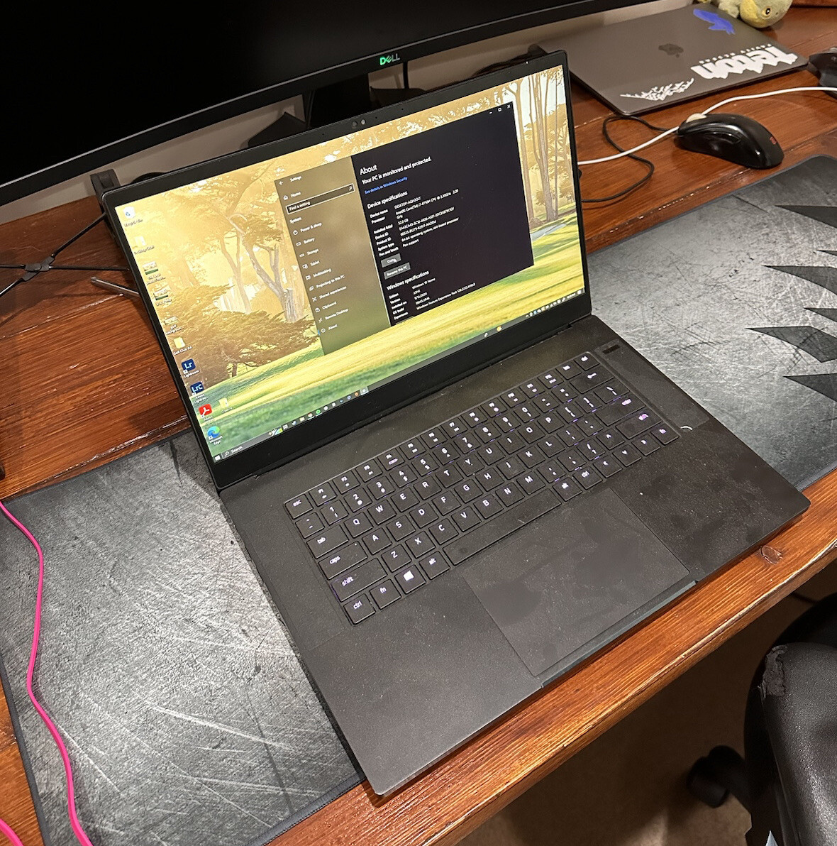 Razer Blade Advanced 15 (2070 Max Q, 1TB SSD, 32 GB Ram, Upgraded Battery)