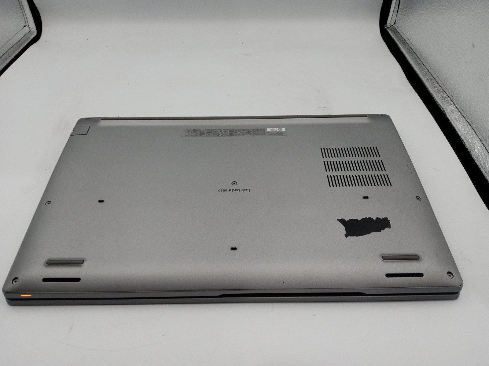 Dell Latitude 5520 15″ Intel Core i5-1145G7 4GB RAM 256GB SSD Windows 11 -RR
