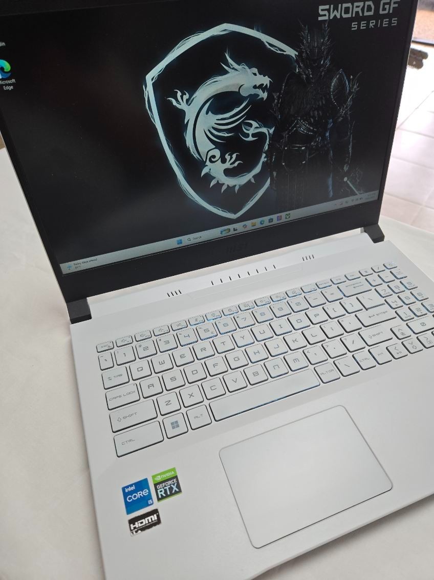MSI Sword 15 A12UC Gaming i5-12450H 1.50GHz 8GB RAM 512GB SSD NVIDIA RTX 3050