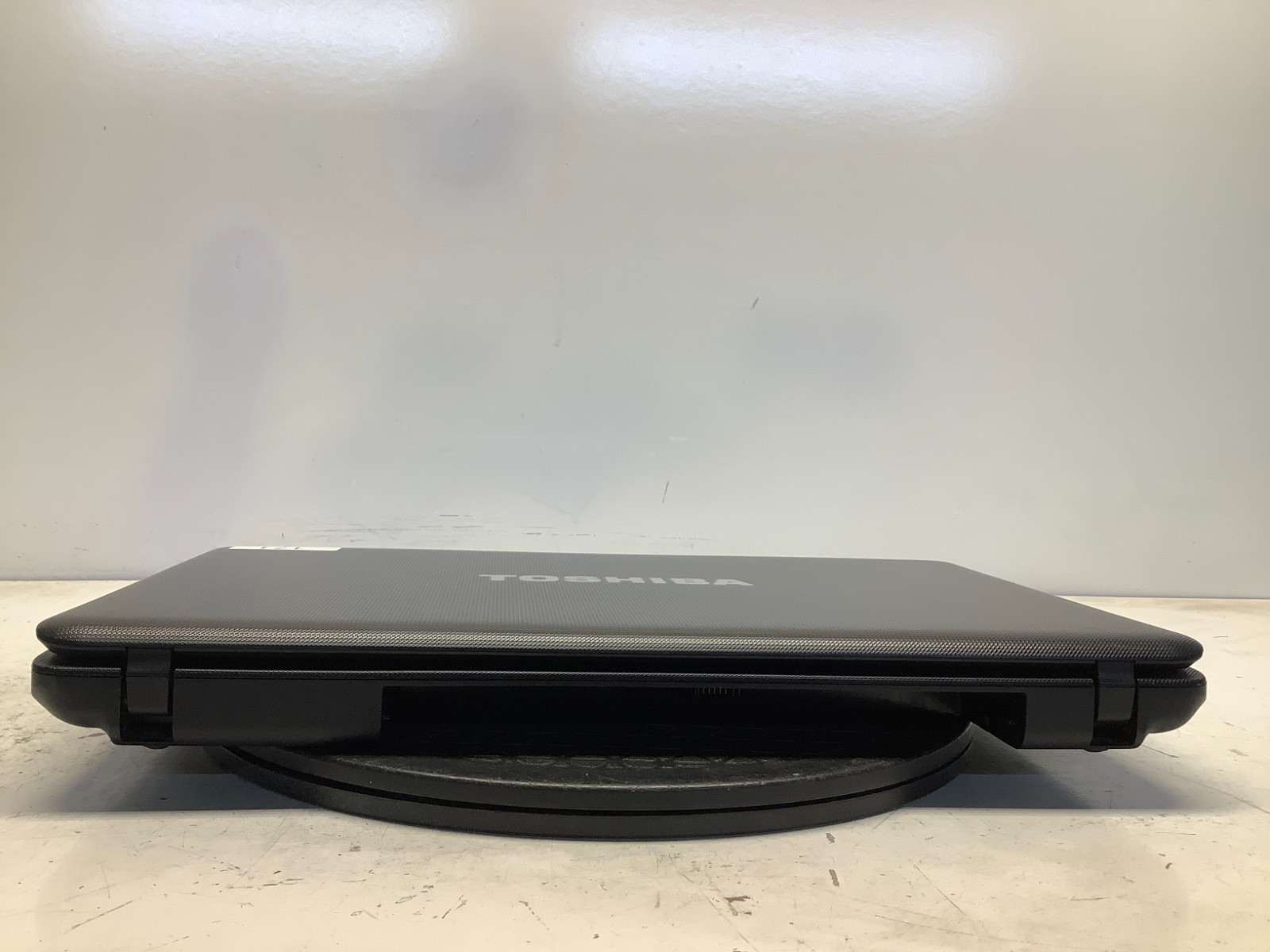 Toshiba Satellite C655-S5068 Intel Pentium T4500 2.3GHz 4 GB NO HDD No Batt