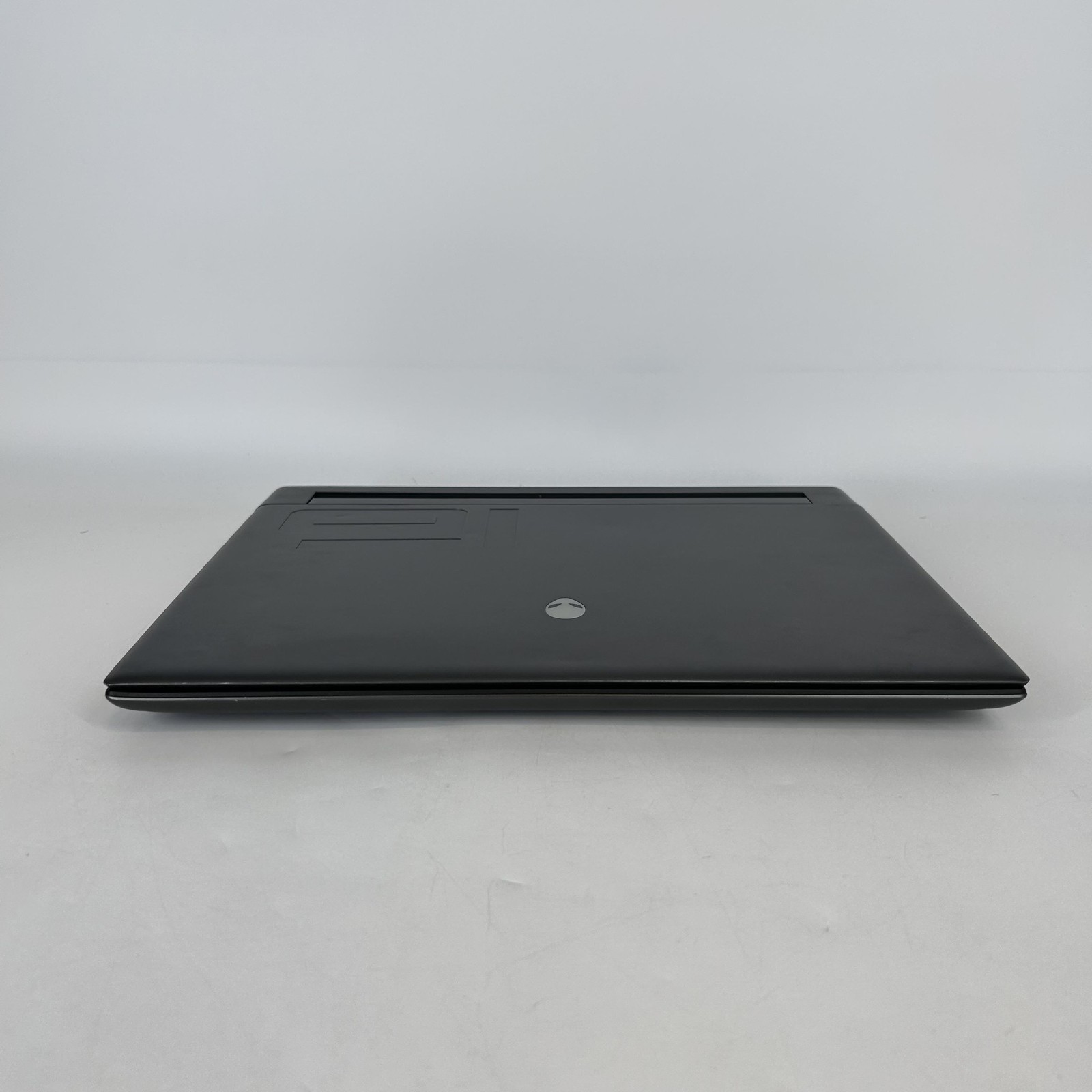 Dell Alienware M16 R1 165Hz QHD+ 2023 2.1 GHz i7-13700HX 16GB 1TB RTX 4070 Good