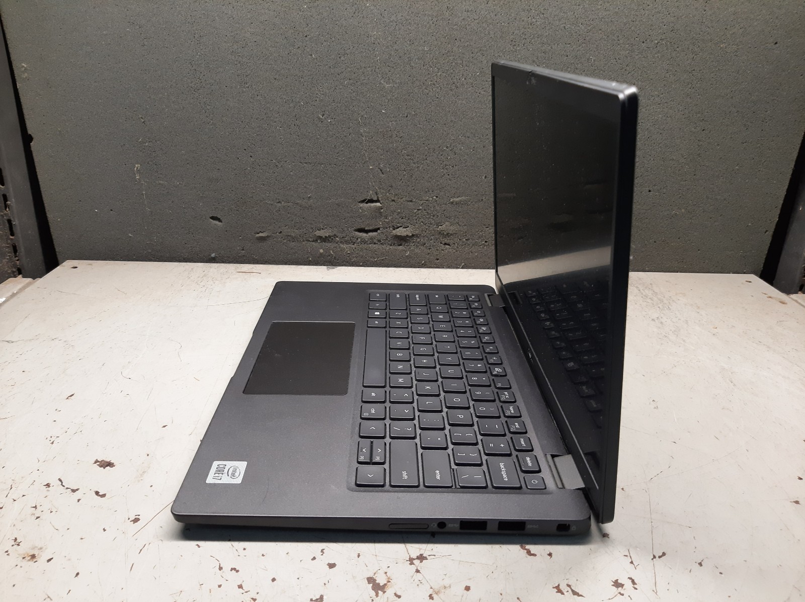 Dell Latitude 7410 14″ i7-10610u 16GB RAM No SSD No OS No Bluetooth BIOS Lock