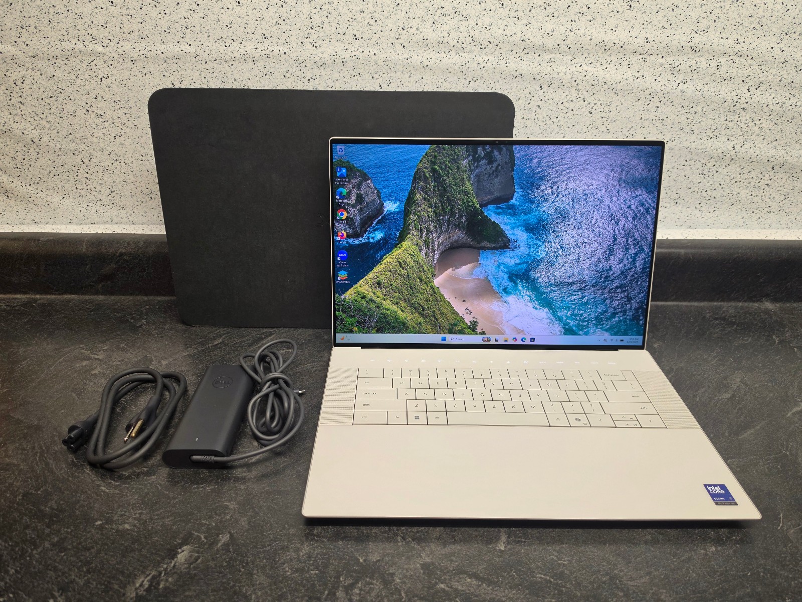 Dell XPS 16 Premium DA16250 4K OLED Touch Ultra 7 255H 32GB RAM 1TB SSD RTX 5050