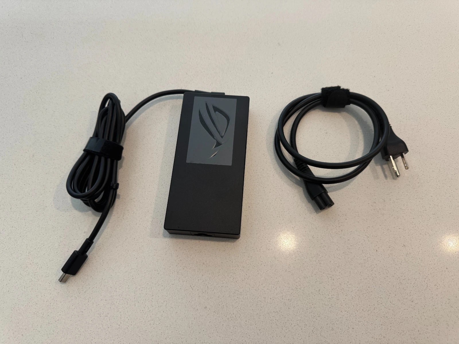 ASUS ROG Zephyrus G14 14″ 3K OLED 120Hz Ryzen AI 9 HX 370 32GB RTX 5070 Ti 1TB
