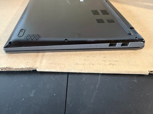 ASUS VivoBook F512D Ryzen 3 3250U 256GB SSD 20GB RAM (No Charger Included)