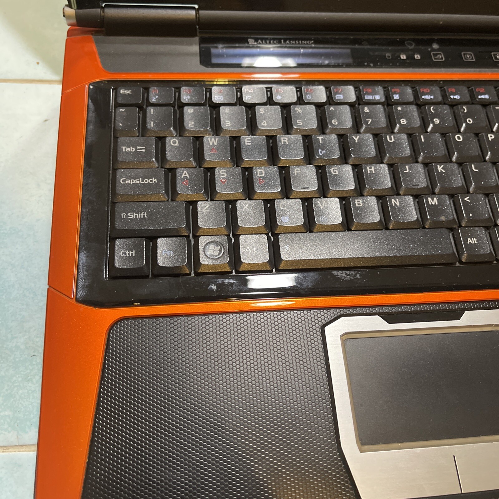 ASUS Republic of Gamers (ROG) G50V Parts/Repair Powers Up