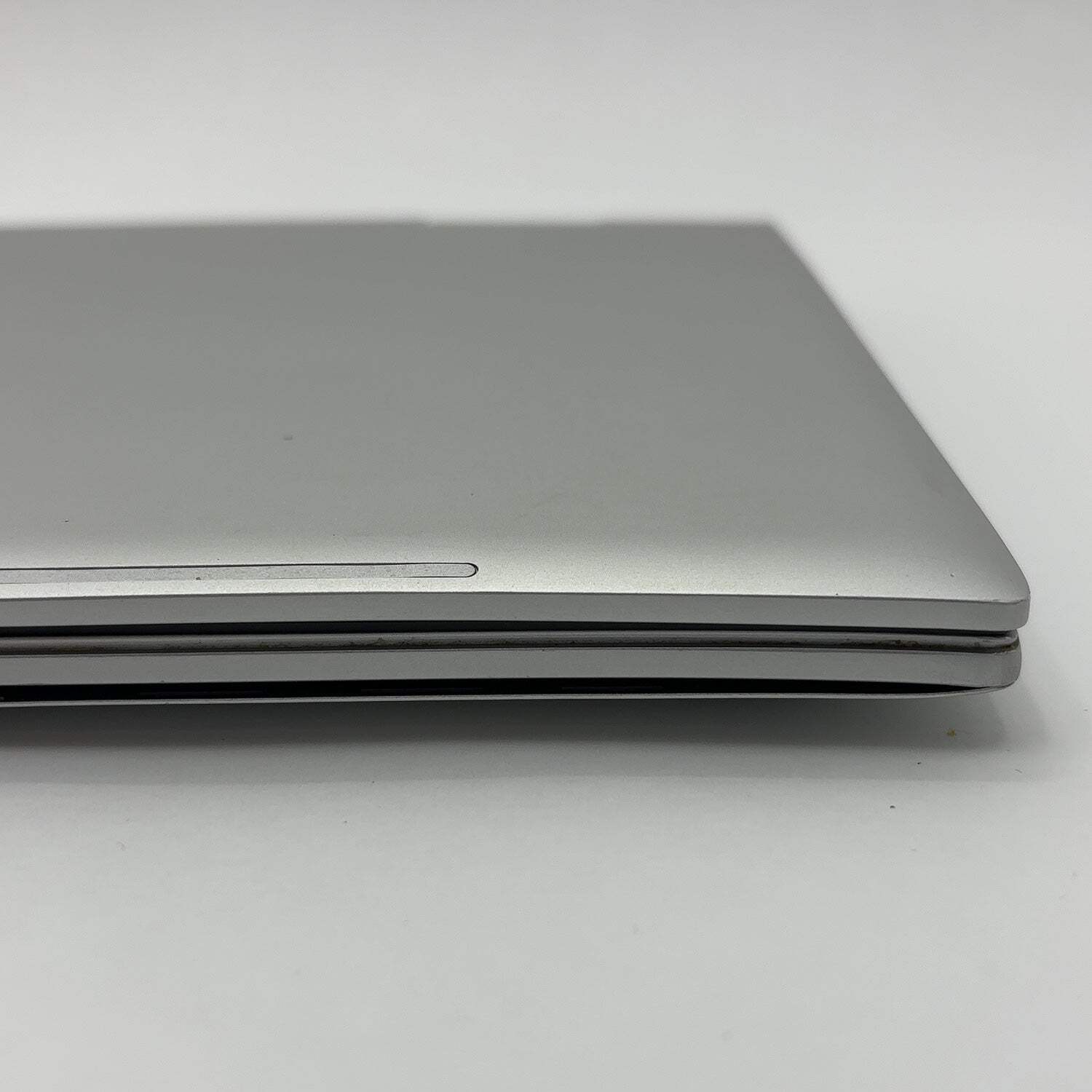 HP Envy x360 15M-ED0013DX 15.6″ i5-1035G1 1.0GHz 8GB RAM 256GB SSD