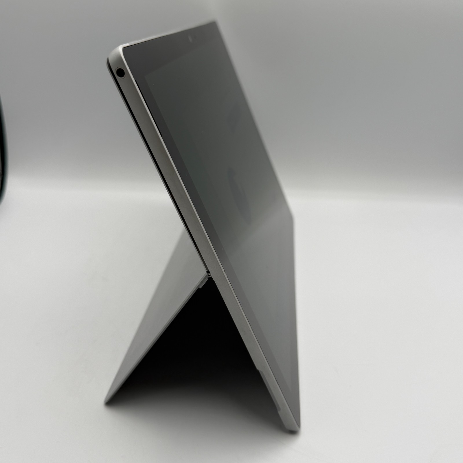 Microsoft Surface Pro 6 i5-8250U 8GB RAM 128GB SSD DDR3 12.3″ Win11 Tab Silver-B