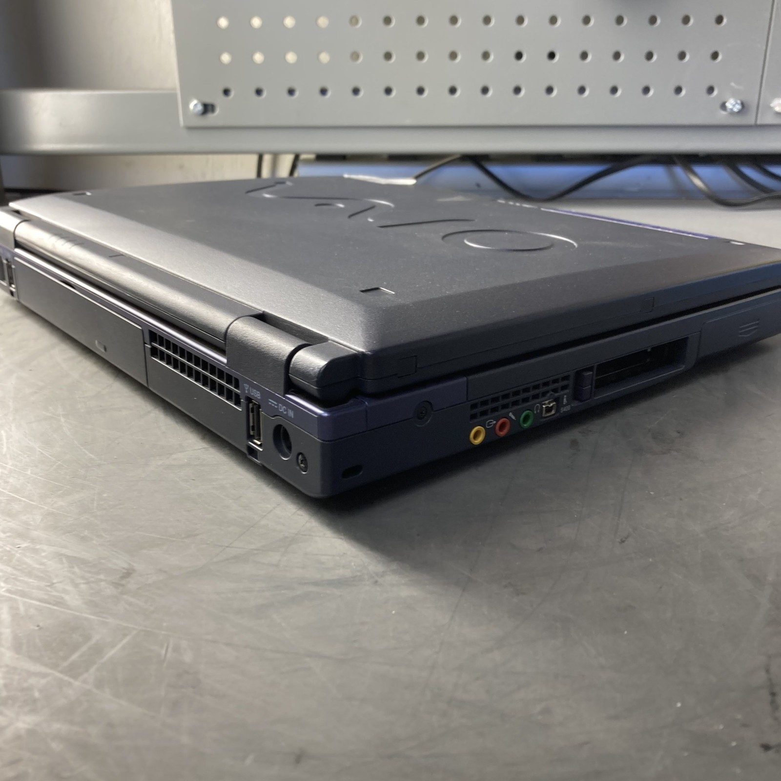 Sony VAIO PCG-FXA36 AMD Athlon Mobile 4 600MHz 256MB RAM 20GB HDD XP W/ AC