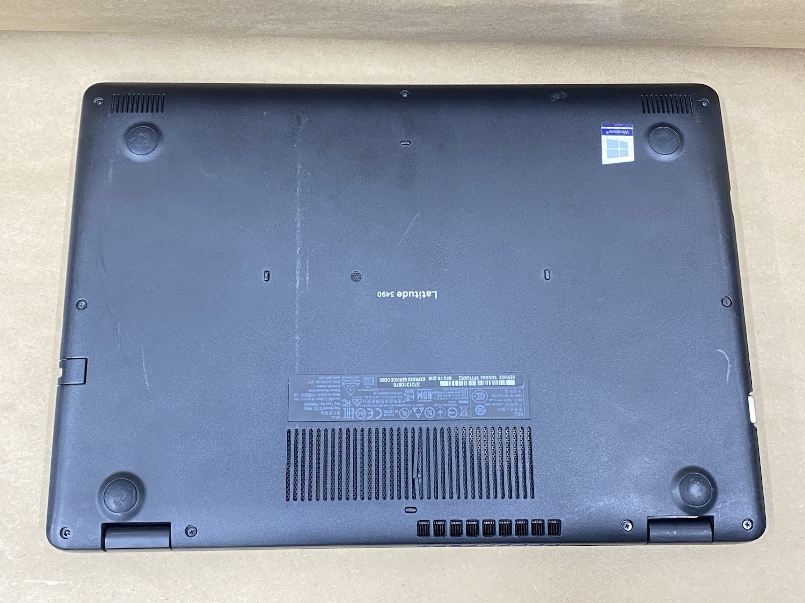 Dell Latitude 3490 – 14″ FHD – i5-8250U – 4GB – 128GB SSD – Win 10 Pro – READ