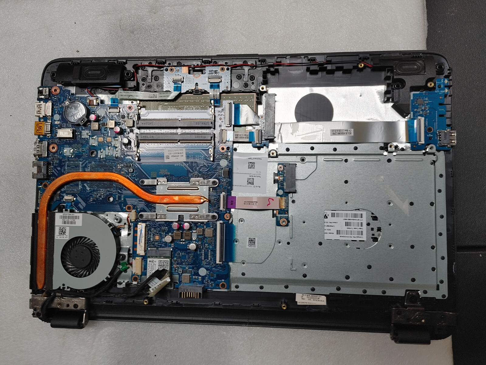 HP Notebook Core i5 6200U@ 2.30GHz, NO RAM , NO HD( Selling Motherboard)