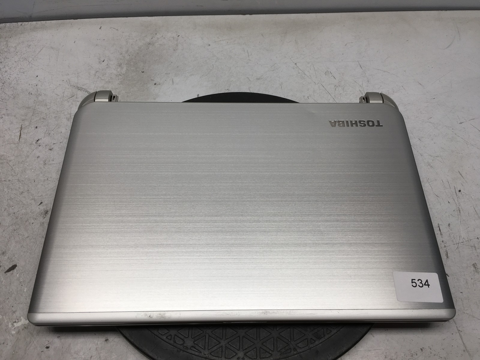 Toshiba Satellite E45-B4100 Intel i5-5200U 2.2GHz 6 GB NO HDD No Batt