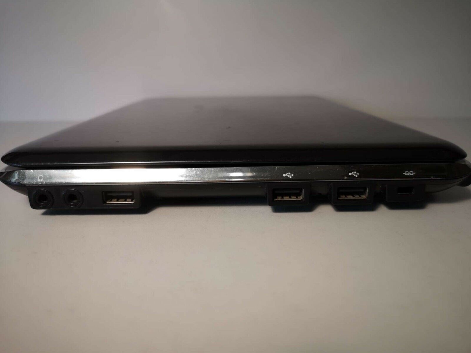 Samsung NP-X120 11.6” HD 4GB/500GB HDD C2D U7300 1.3Ghz HDMI Win7 Professional