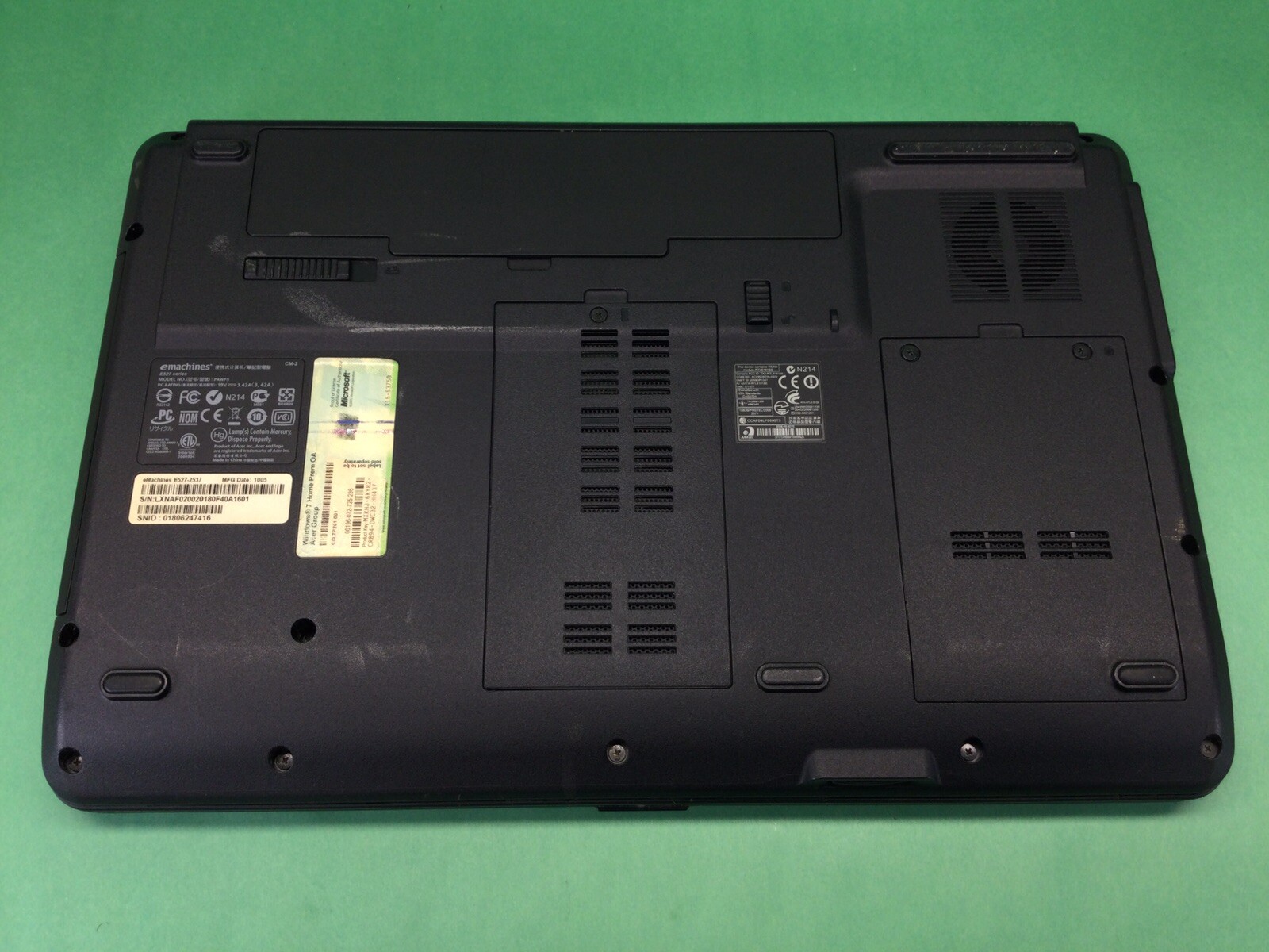 eMachines E527 Series E527-2537 – 15.5” Laptop – UNTESTED