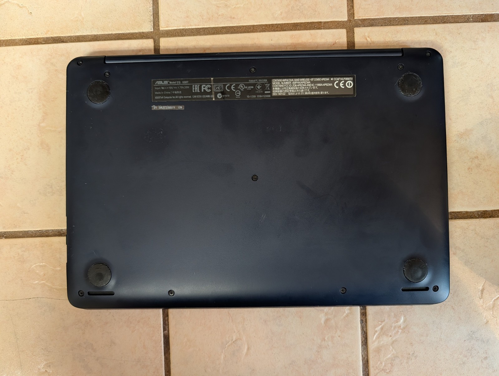 ASUS EeeBook X205T / X205TA 11.6″ Laptop w/ Charger – Works Only Plugged In