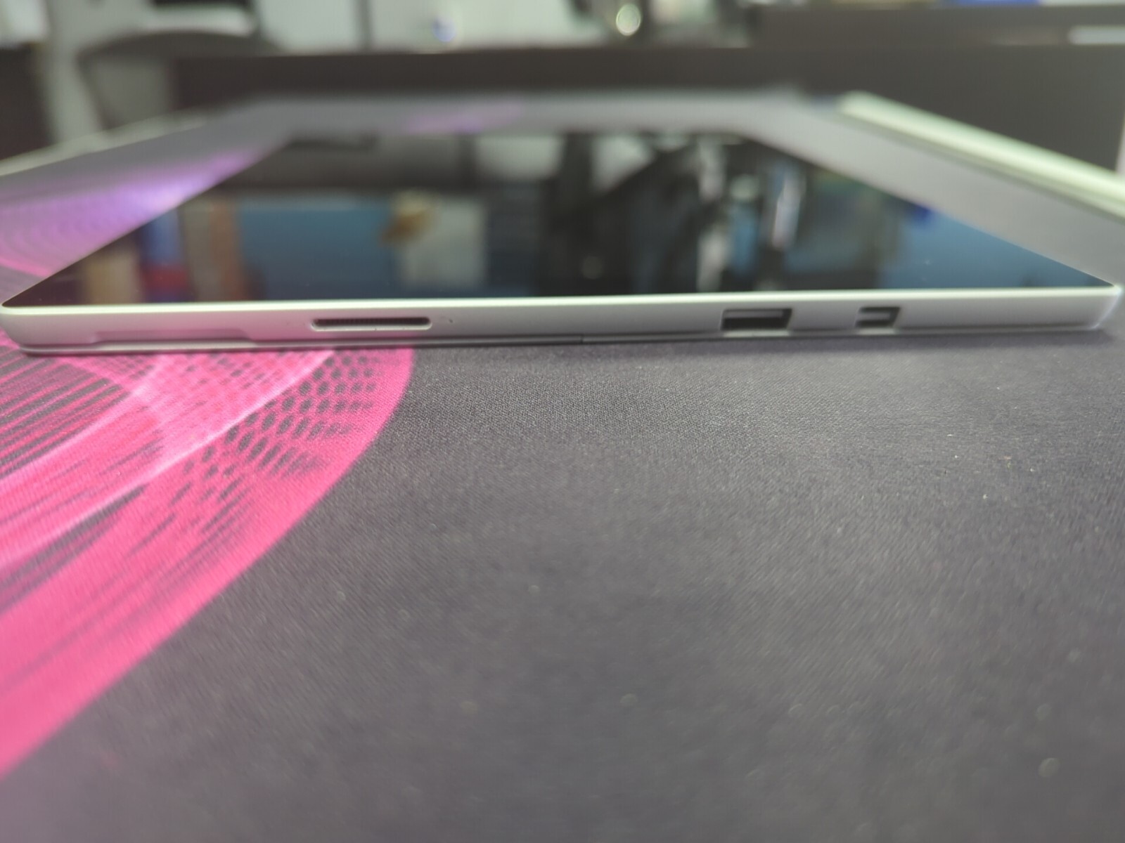 Surface Pro (5th Gen) M1796 i7 16GB RAM 512GB SSD *OS DOESN’T WORK* *POSTS*