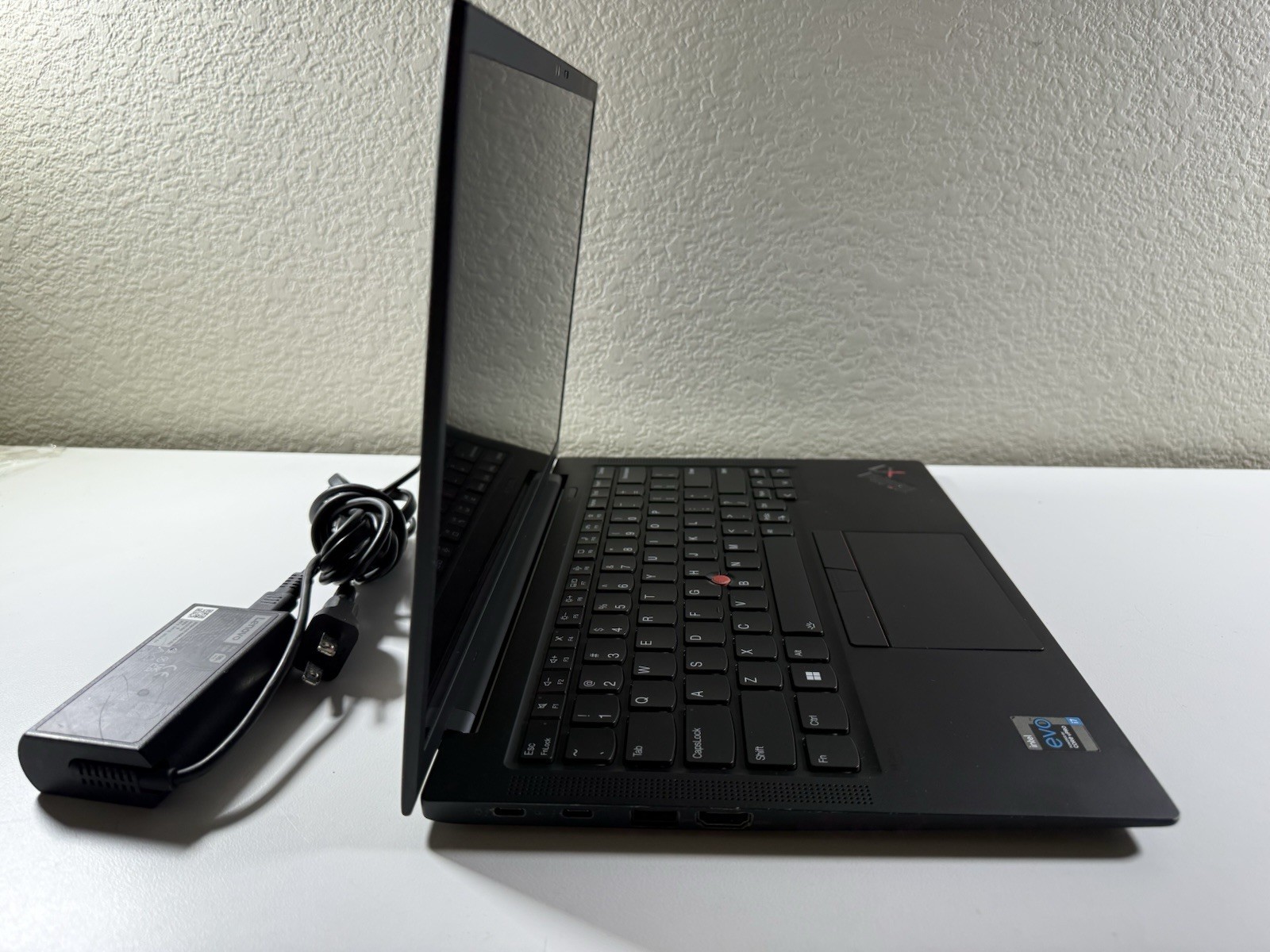 Lenovo ThinkPad X1 Carbon 9th Gen i7-1185G7 16GB DDR4 512GB NO BATTERY WIN 11