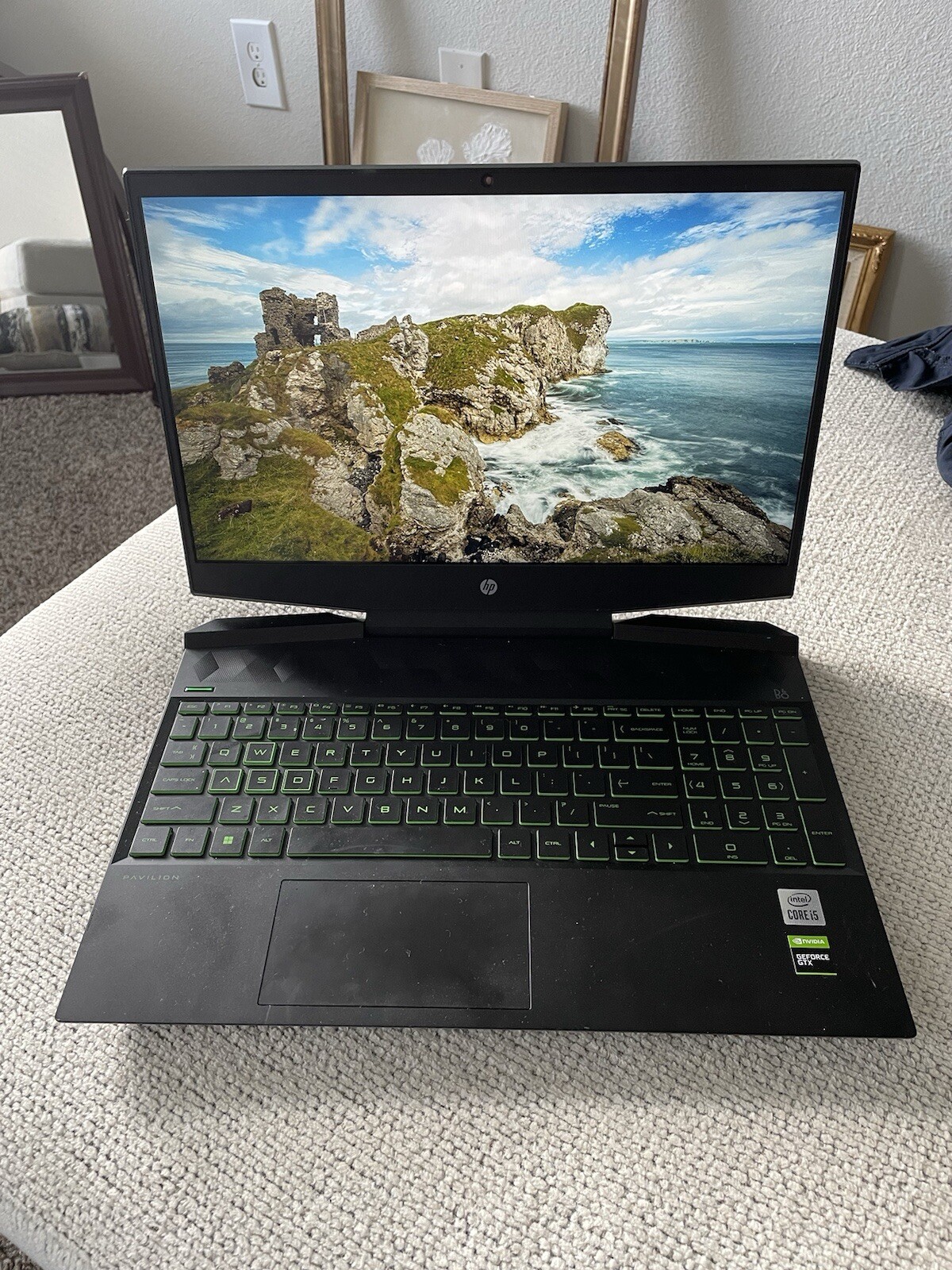 HP Pavilion 15-dk0056wm 15.6 inch (256GB, Intel Core i5 9th Gen., 2.40GHz, 8GB)