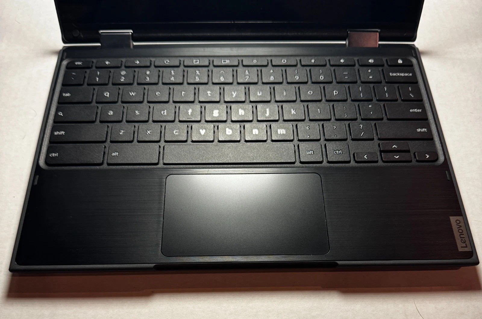Lenovo 300e chromebook 2nd Gen MTK model 81QC 2-in-1 Touch 32GB – 11.6″