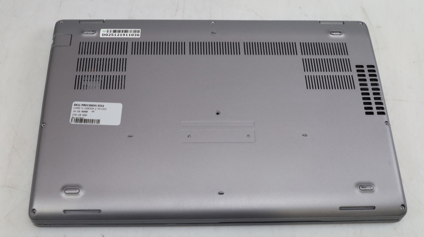 Dell Precision 3551 15.6″ Intel i7-10850H 16GB DDR4 256GB SSD Win 11