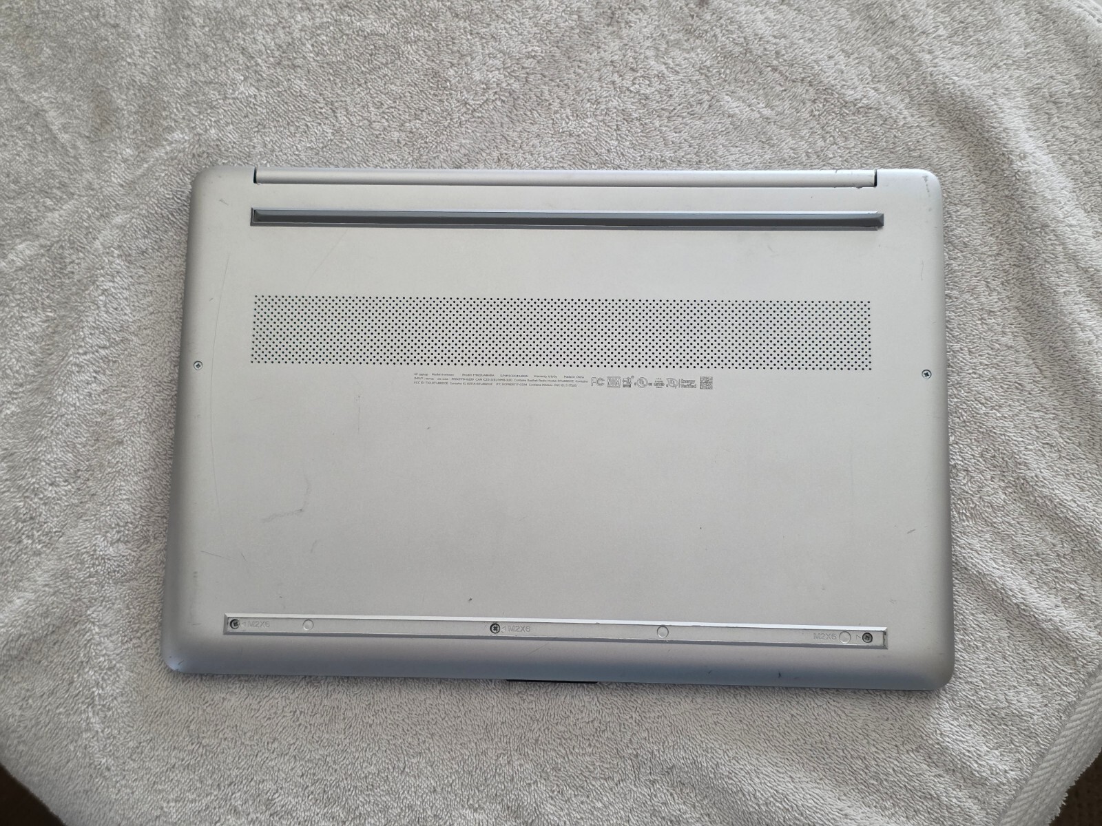 HP 15-ef1040nr/AMD Athlon Gold 3150U@2.4 GHz/256 GB M.2 SSD/16GB RAM/Win 11 PRo