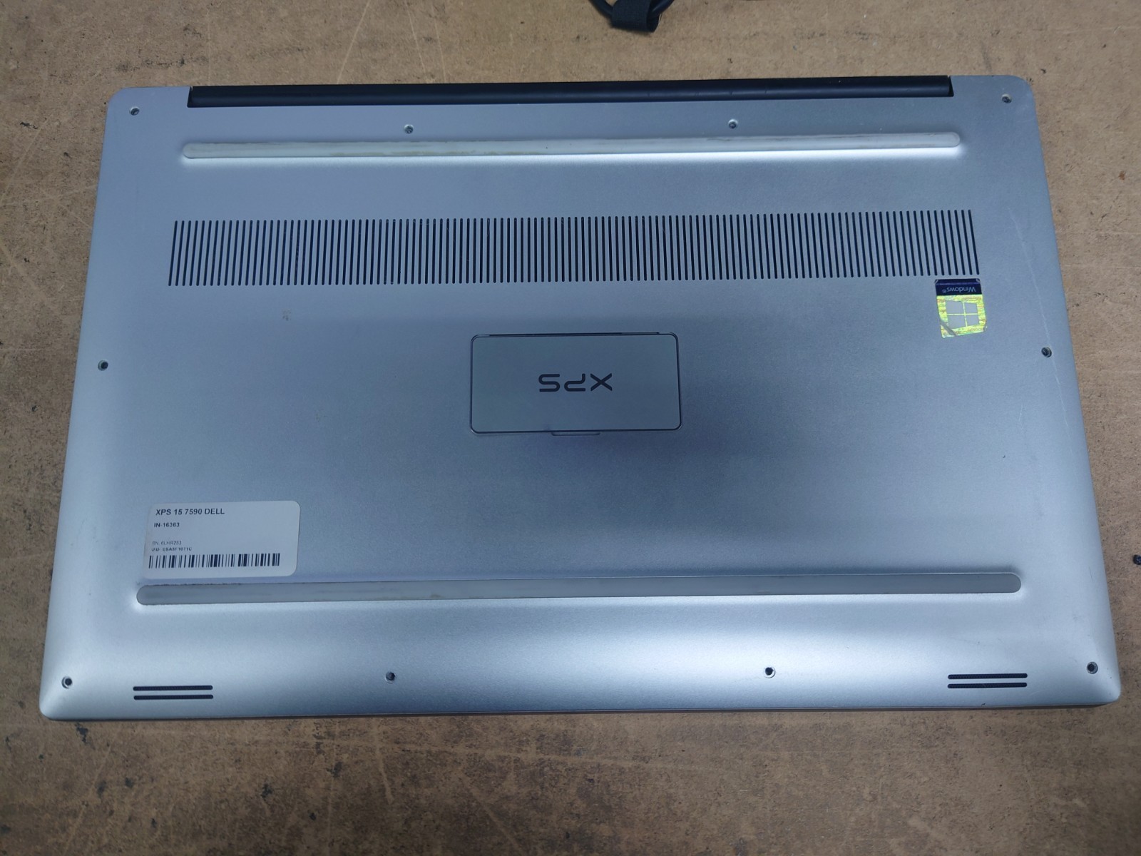 Dell XPS 15 7590 15.6″ UHD i9-9980HK 8GB RAM GeForce GTX 1650 No Battery/OS/SSD