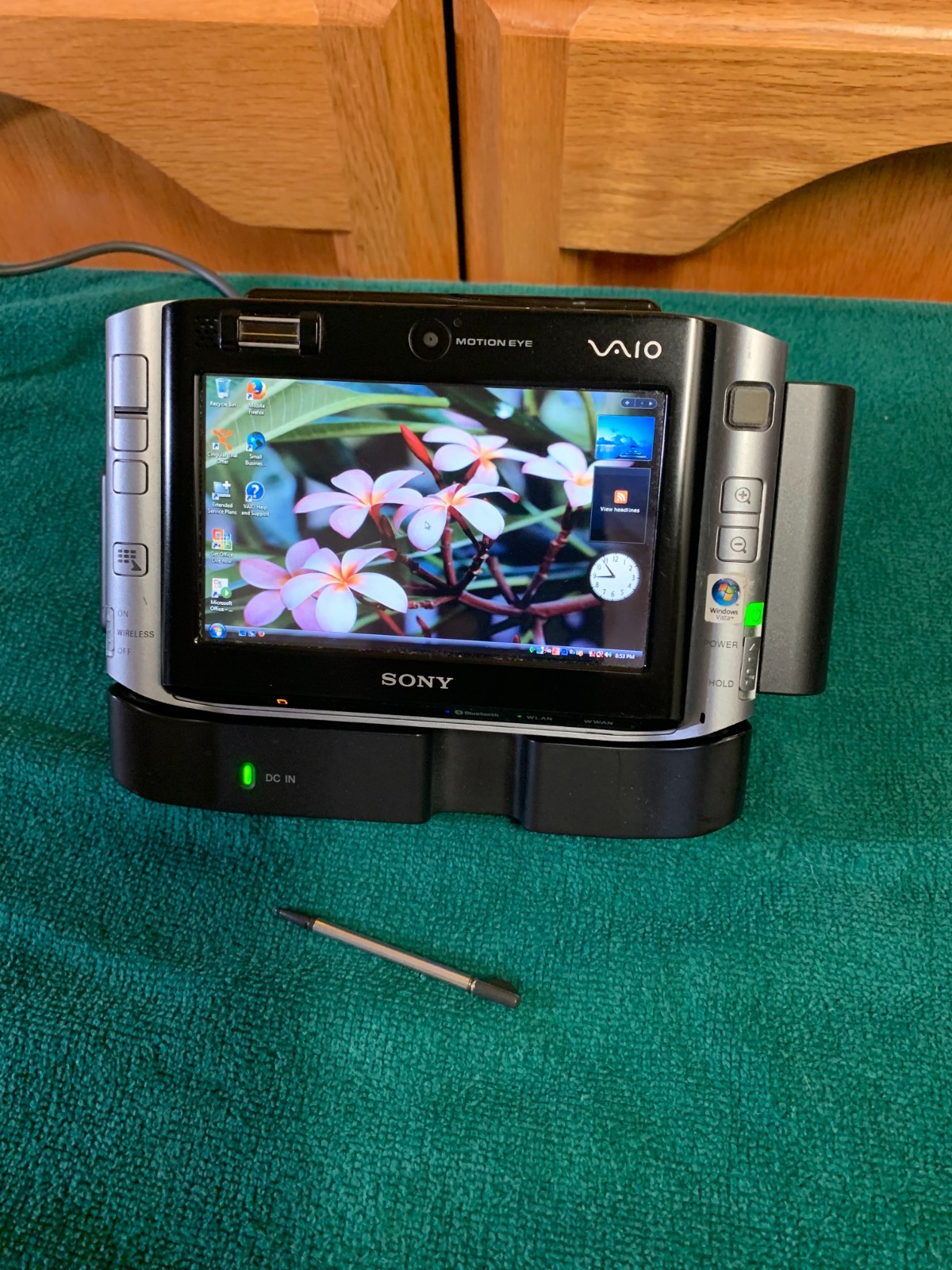 Sony VAIO 4.5-inch Micro Laptop 1GB RAM 40 GB HD (VGN-UX380N)