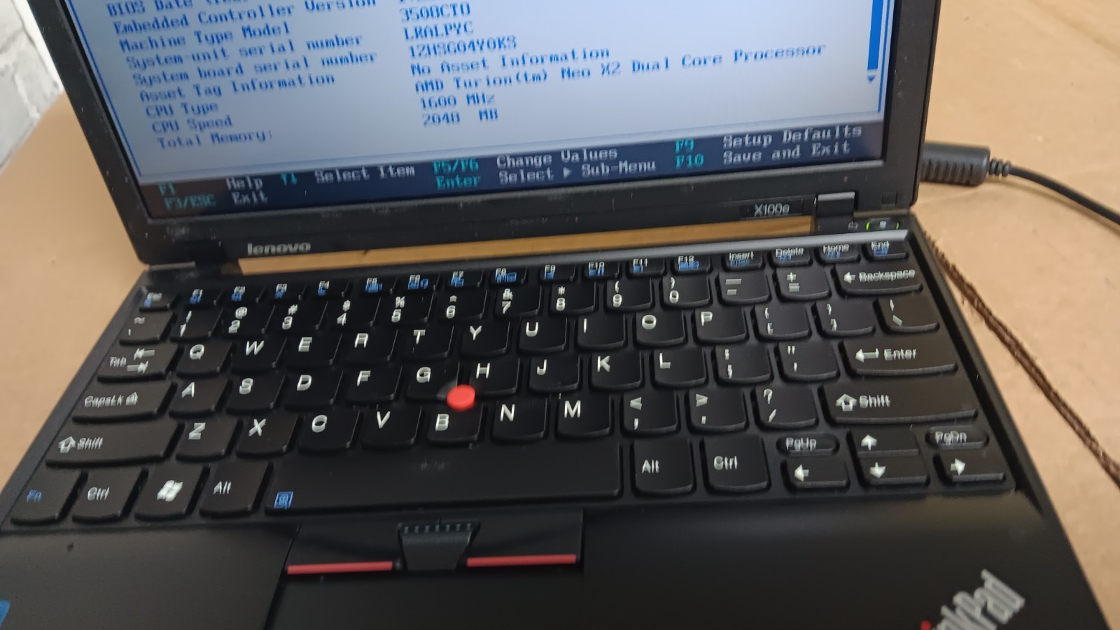 Lenovo Thinkpad X100e Laptop AMD Turion Neo X2 Dual core 11.6-inch LCD Screen