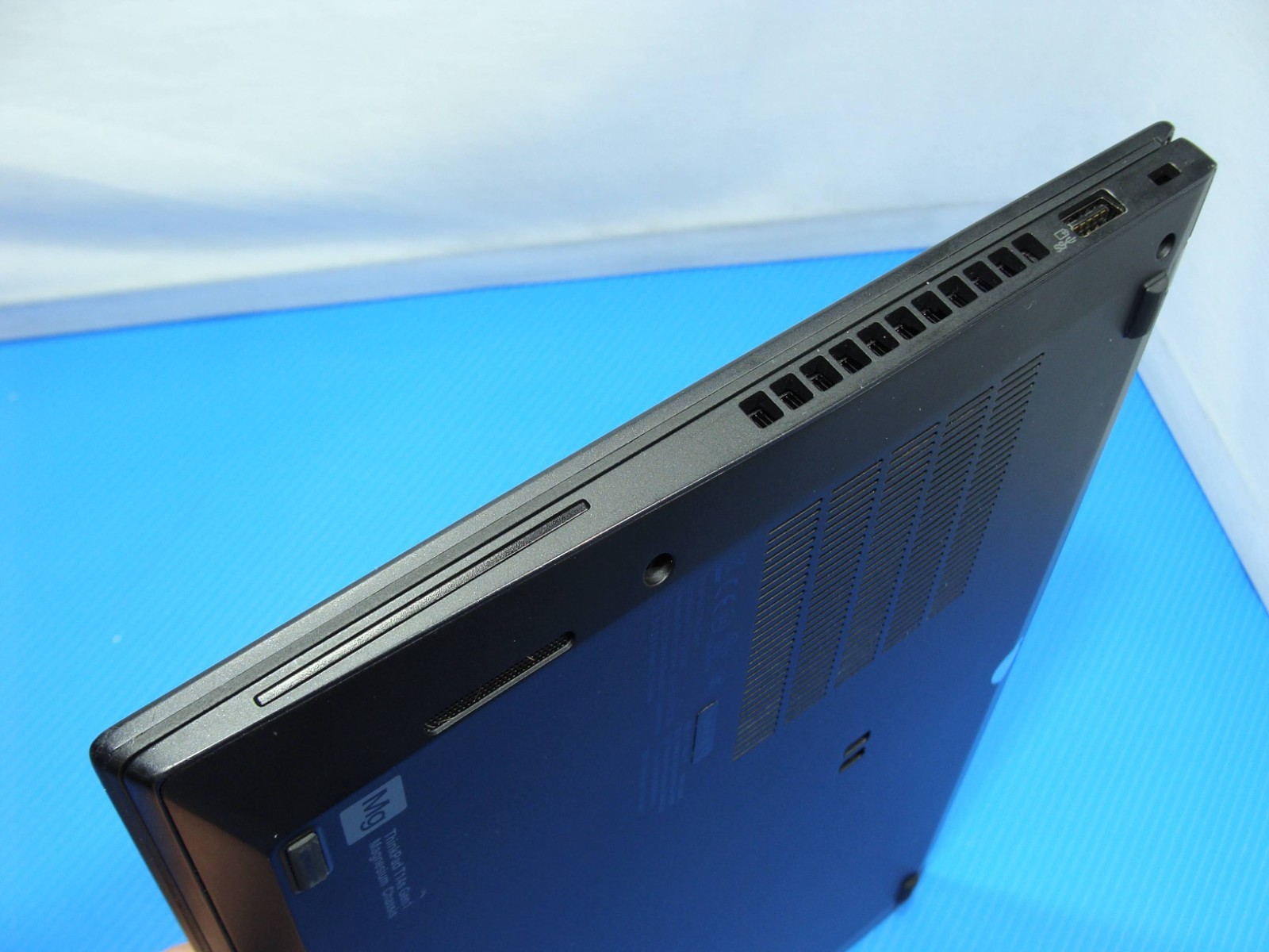 Lenovo ThinkPad T14s Gen 1 14″FHD TOUCH i7-10510U 1.8GHz 16GB 512GB W11P +PA 99%