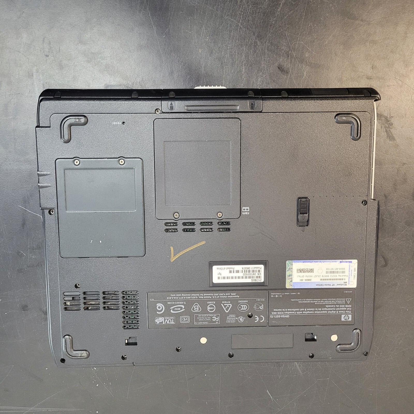 Compaq Presario 2100 15″ Intel Celeron 256 MB RAM 0 GB HDD