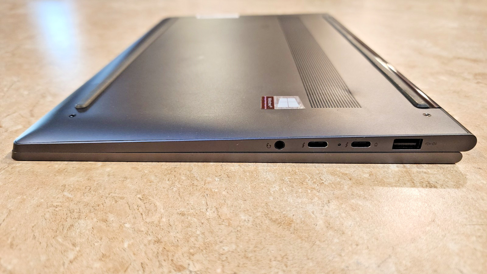2-in-1 Touch Lenovo Yoga C940-14IIL 14″ FHD i7-1065G7 512GB SSD 12GB RAM
