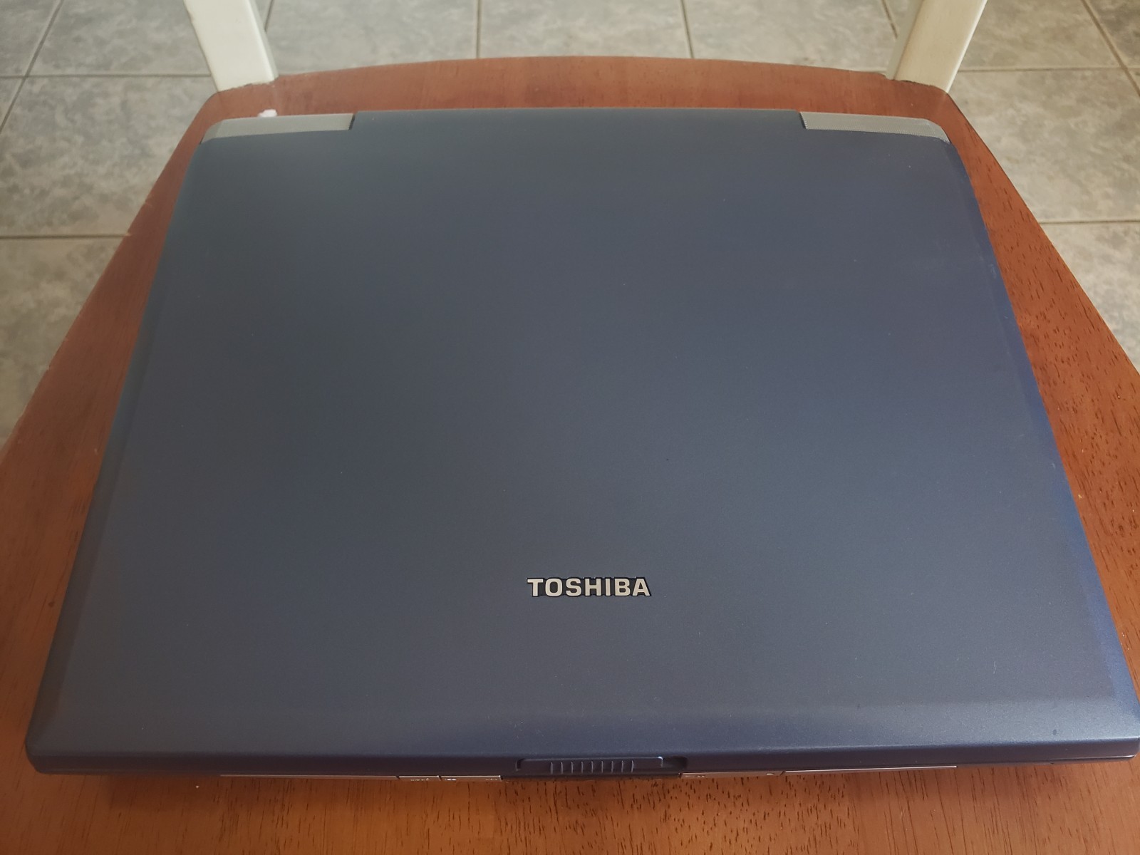 Vintage Toshiba Satellite A25-S207 Intel P4 2.66ghz 480mb 30gb WinXP W/power