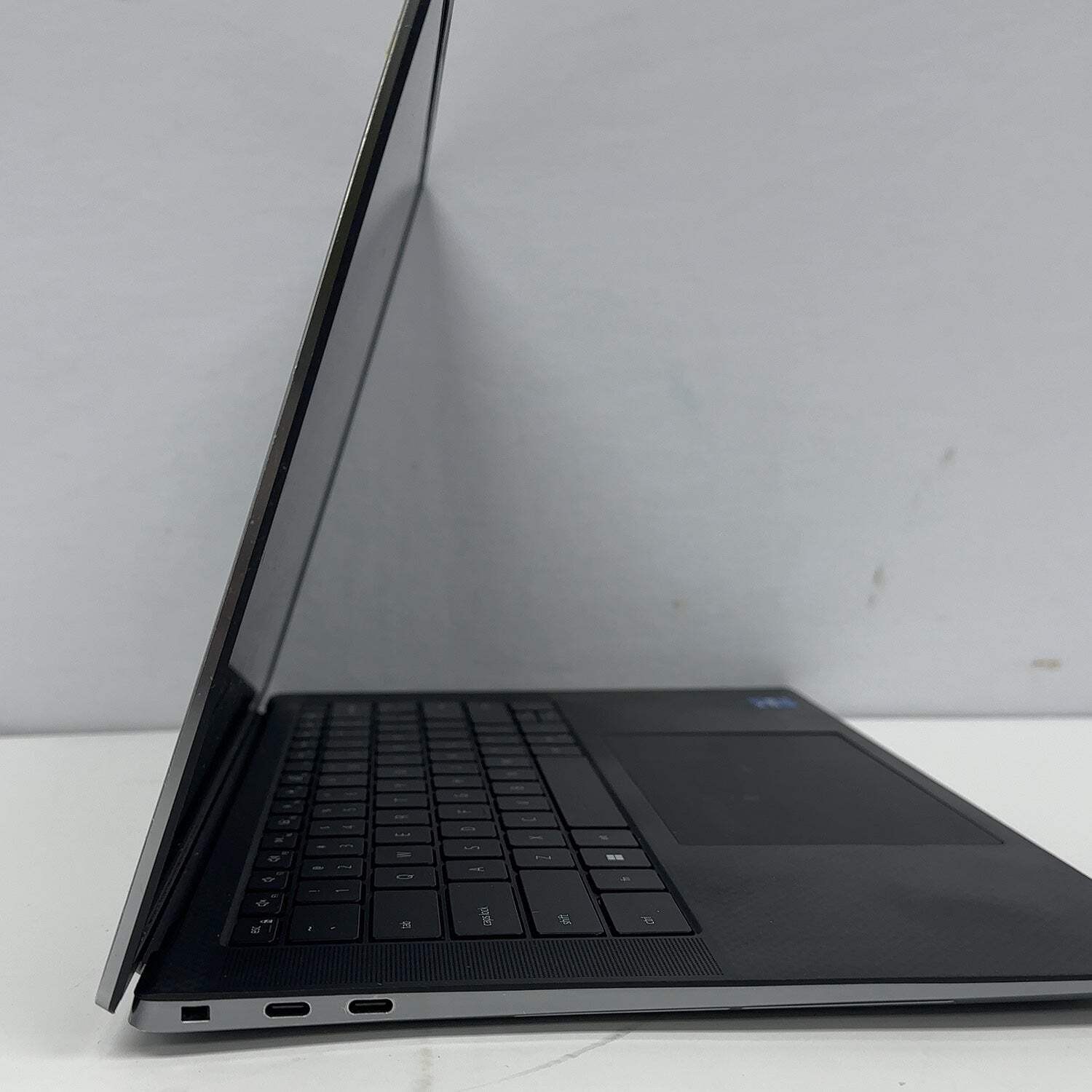 Dell Precision 5560 15.6″ i7-11800H 2.3GHz 64GB RAM 512GB SSD