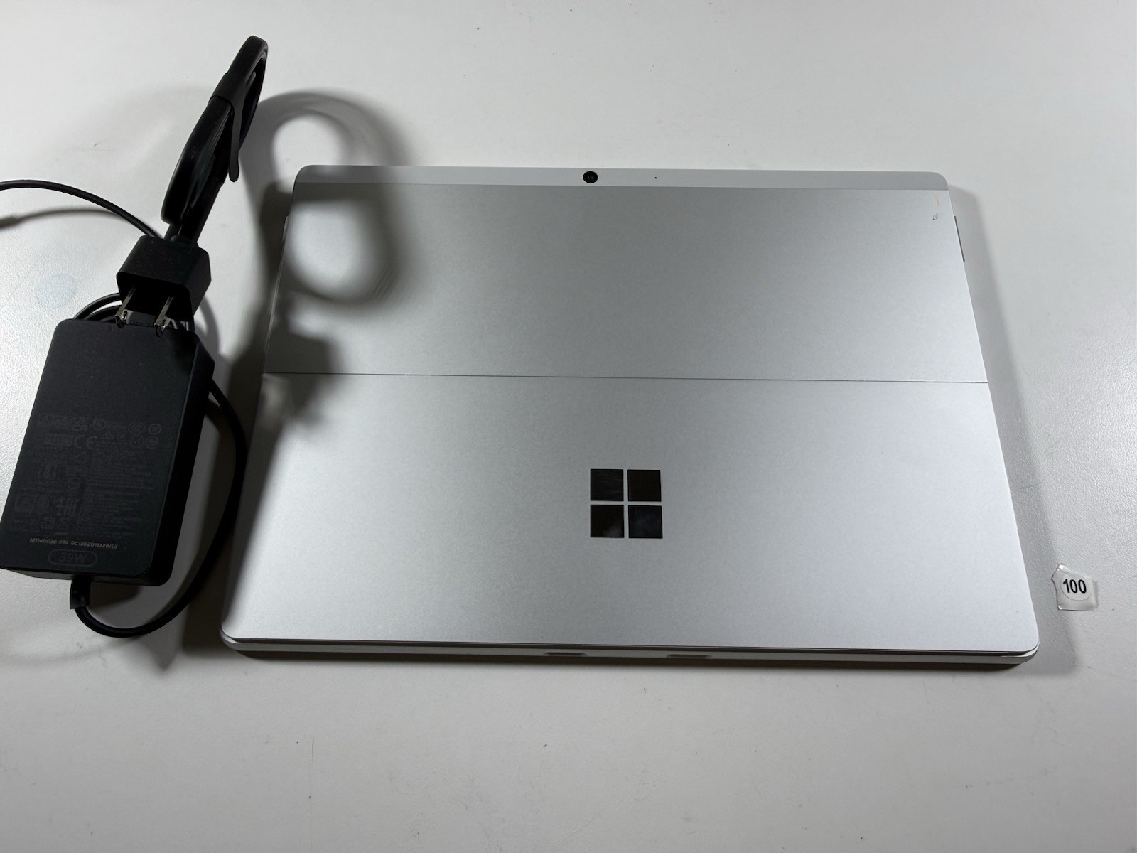 Microsoft Surface Pro 8 (1982) i5-1145G7 – 16GB RAM – 256GB 120Hz – Win 11 Pro