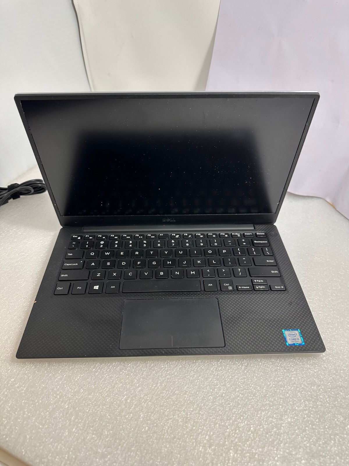 Dell XPS 13 9360 i5-7300U 2.6GHz 8GB ram 128gb M.2 SATA