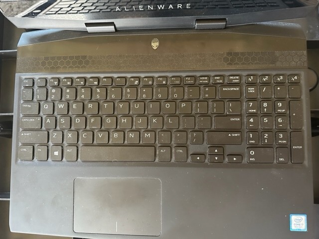 Alienware M15 R1 15.6″ 8GB DDR4 Intel Core i7 8750H.