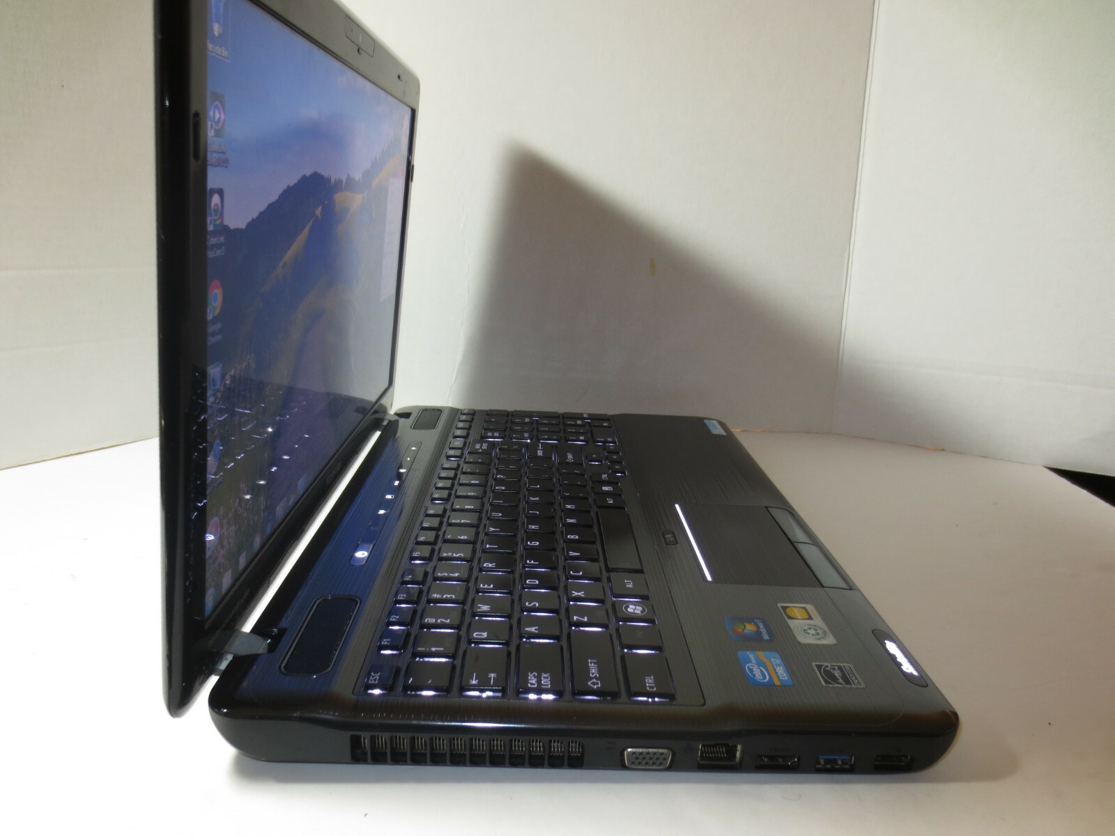 TOSHIBA SATELLITE P755-S5269 15.6″CORE i7-2630QM@2.0GHz 8GB RAM 500GB HDD WIN7