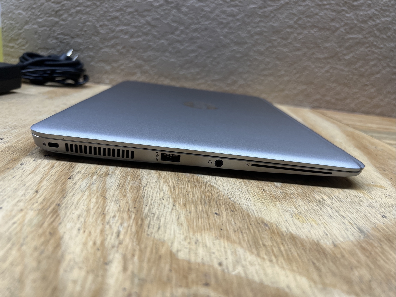 HP EliteBook Folio 1040 G3 Laptop – i5 2.3GHz 8GB 512GB SSD Windows 11,office