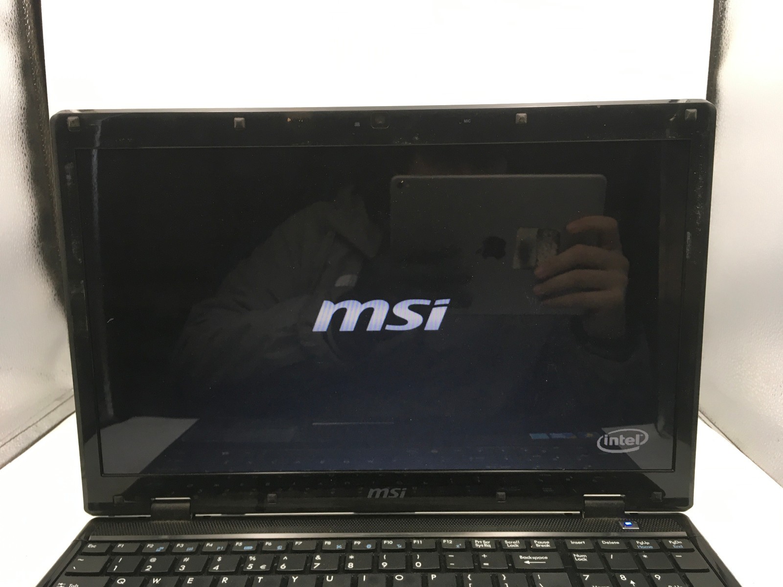 MSI CR620 LAPTOP – FOR PARTS/FREEZES – INTEL I3 330M – 4GB RAM – NO OS -READ- BB