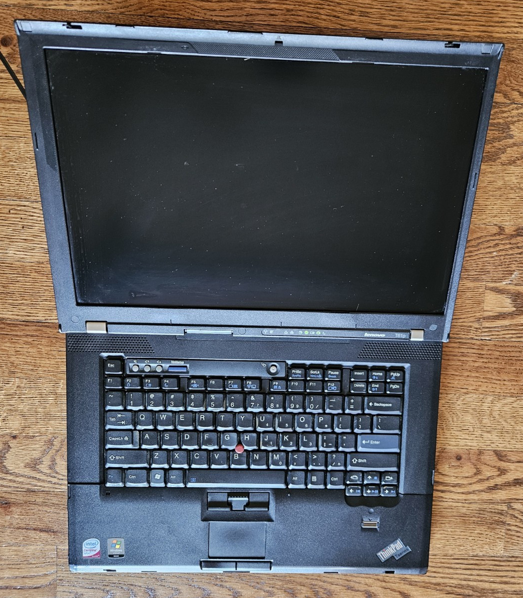 Lenovo ThinkPad T61p Laptop No boot For parts