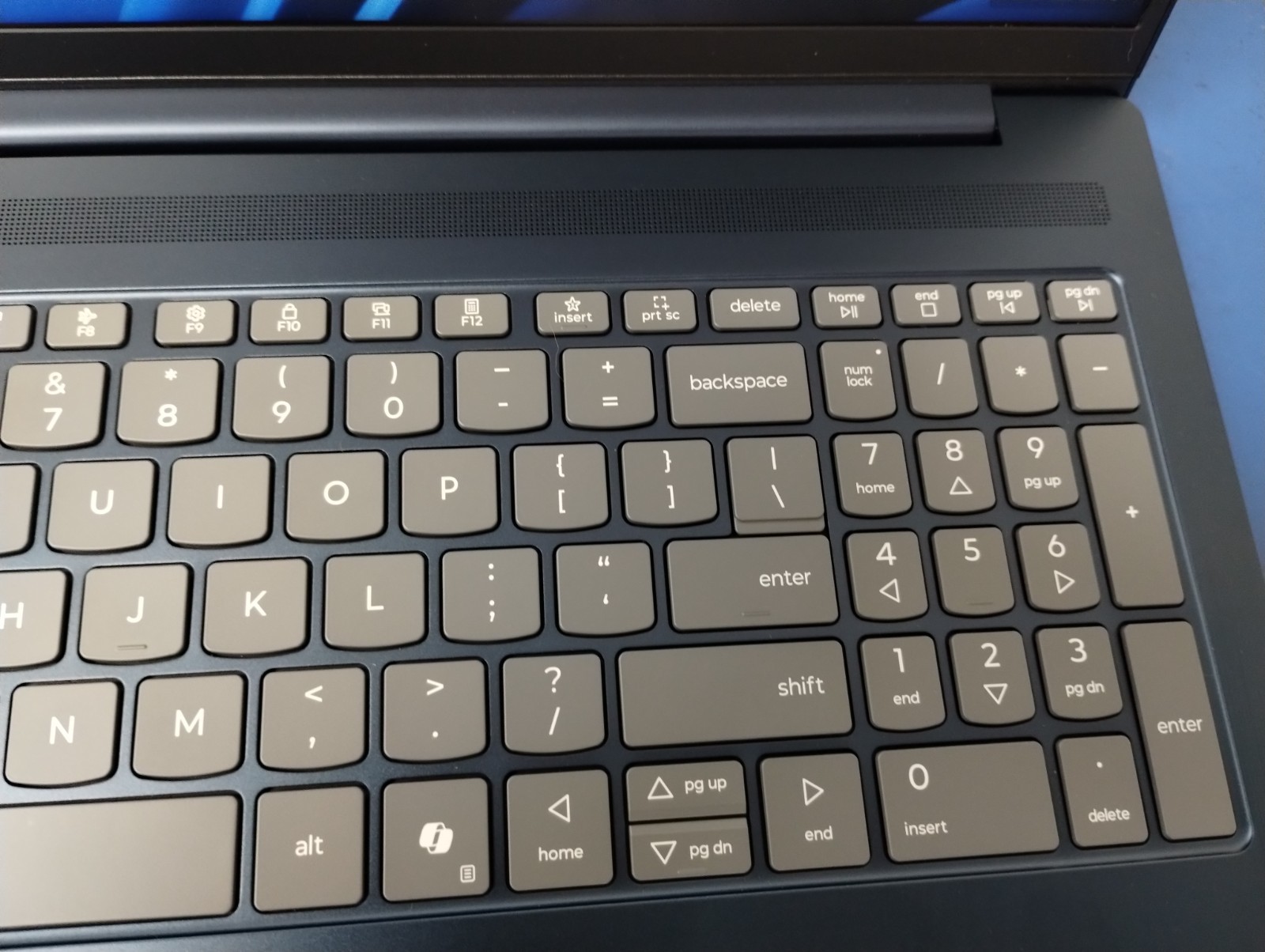 LENOVO IdeaPad Slim 5 16AKP10, AMD Ryzen AI 7 350, 16 GB RAM, 1 TB NVMe SSD