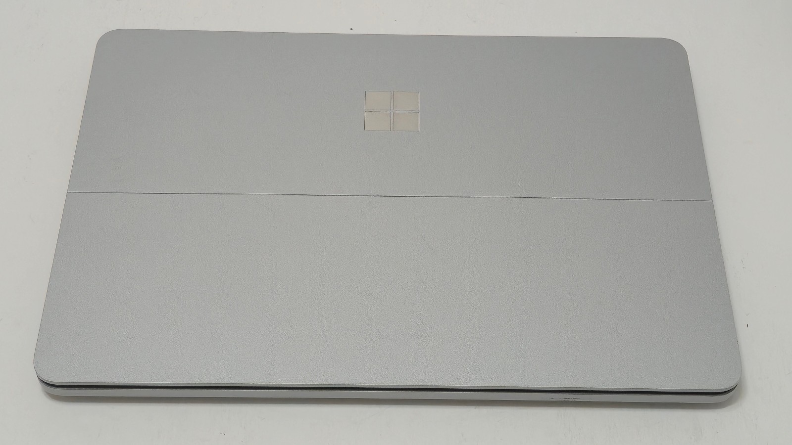 Surface Laptop Studio 1964 Core i7-11370H 32GB RAM 1TB SSD 14.4″ A2000 GPU 4 GB