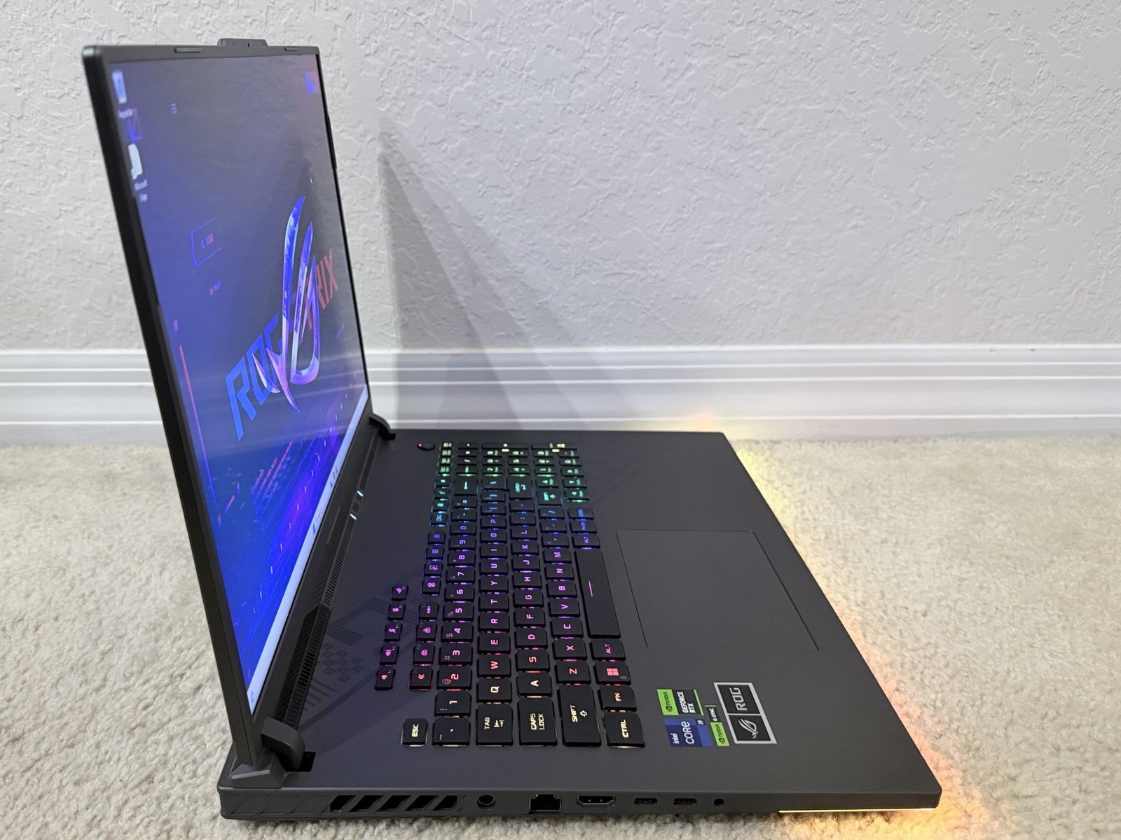 Asus ROG Strix G18 G814 240Hz QHD+ 2.2 GHz i9-13980HX 16GB 1TB SSD RTX 4080