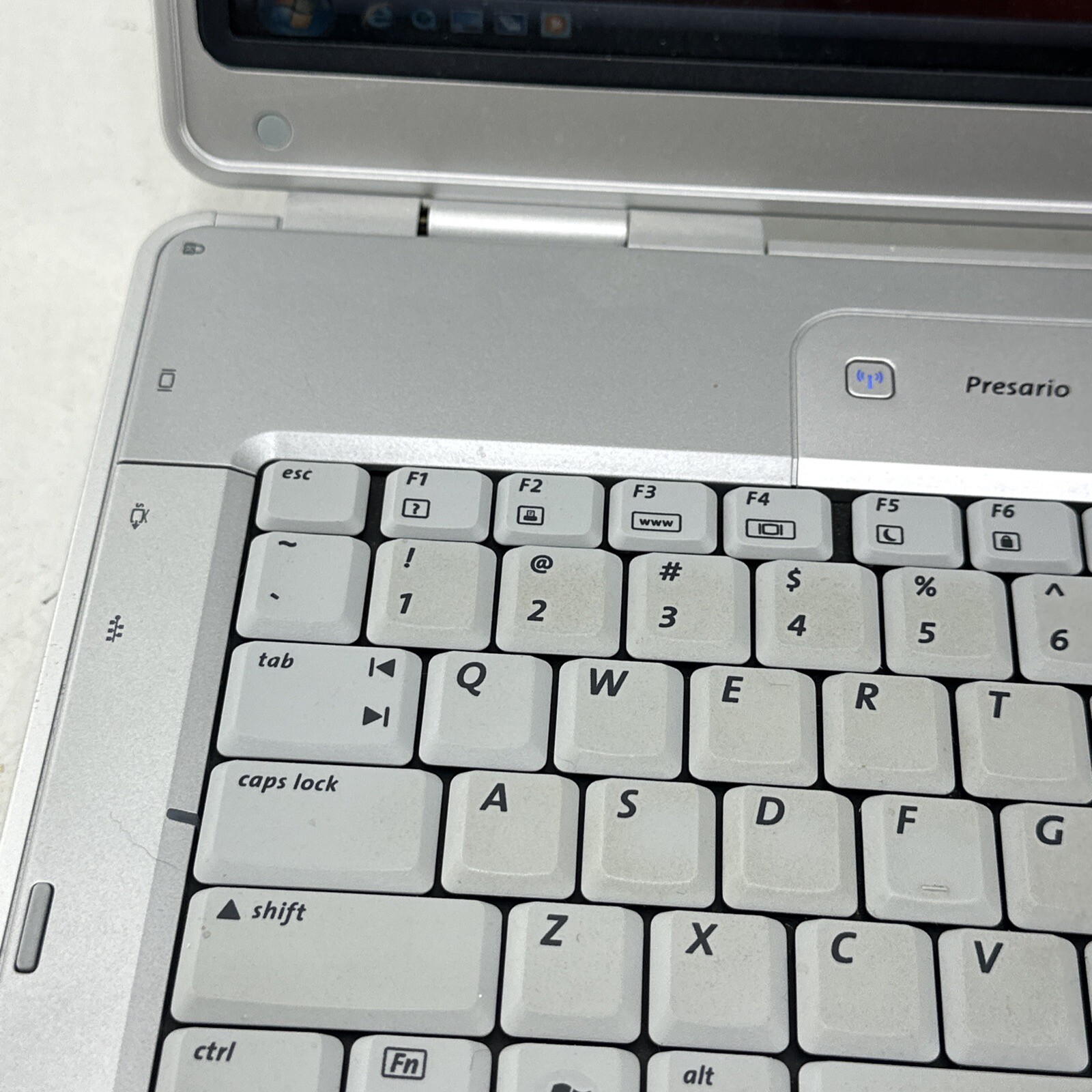 Hewlett-Packard ￼HP Compaq Presario C500 Comes With Ac Adaptor