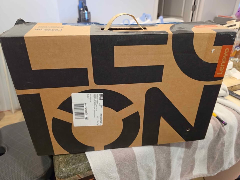 Mint Condition Lenovo Legion 7 16IRX9 16″ i7-14700HX 32GB 1TB GeForce RTX 4060