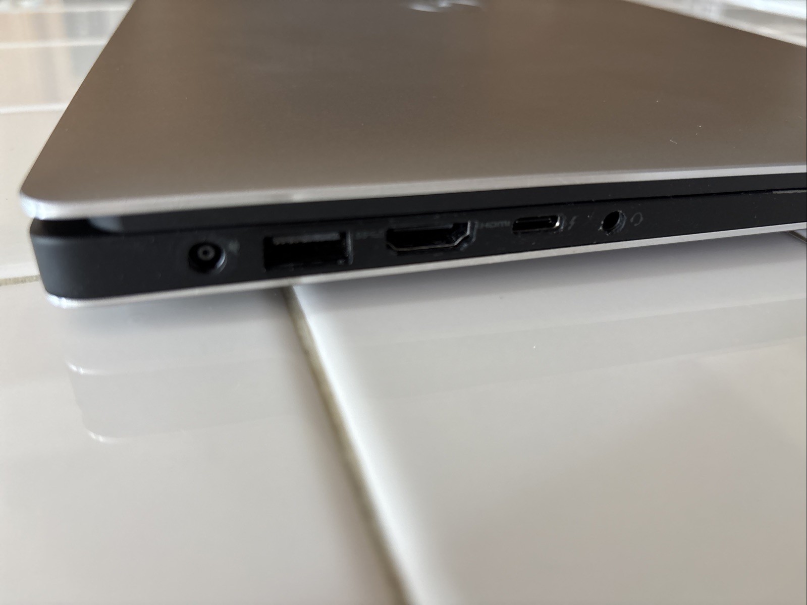 Dell XPS Precision 5520 Bus. Laptop 15.6” FHD i7-7700HQ 1TB SSD 32GB ram 10 PRO