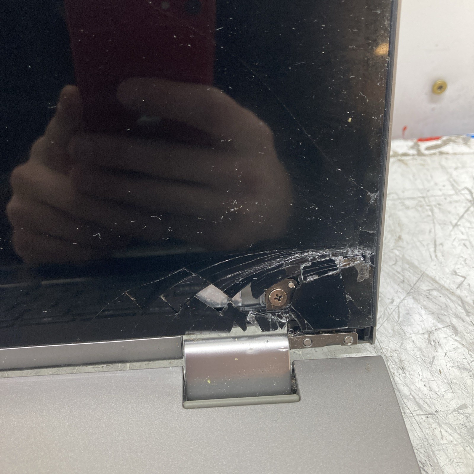 Lenovo Chromebook C340-15 i3-8130U 2.2GHz 4GB RAM 1.8 GB Broken screen