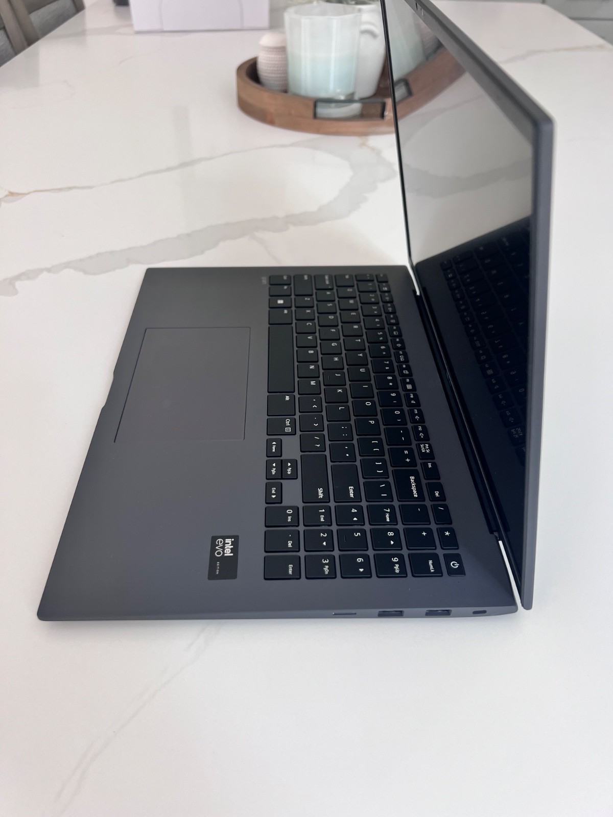 LG 15.6″ Gram Lightweight Notebook Core Ultra 7 155H 32GB Memory 512GB SSD