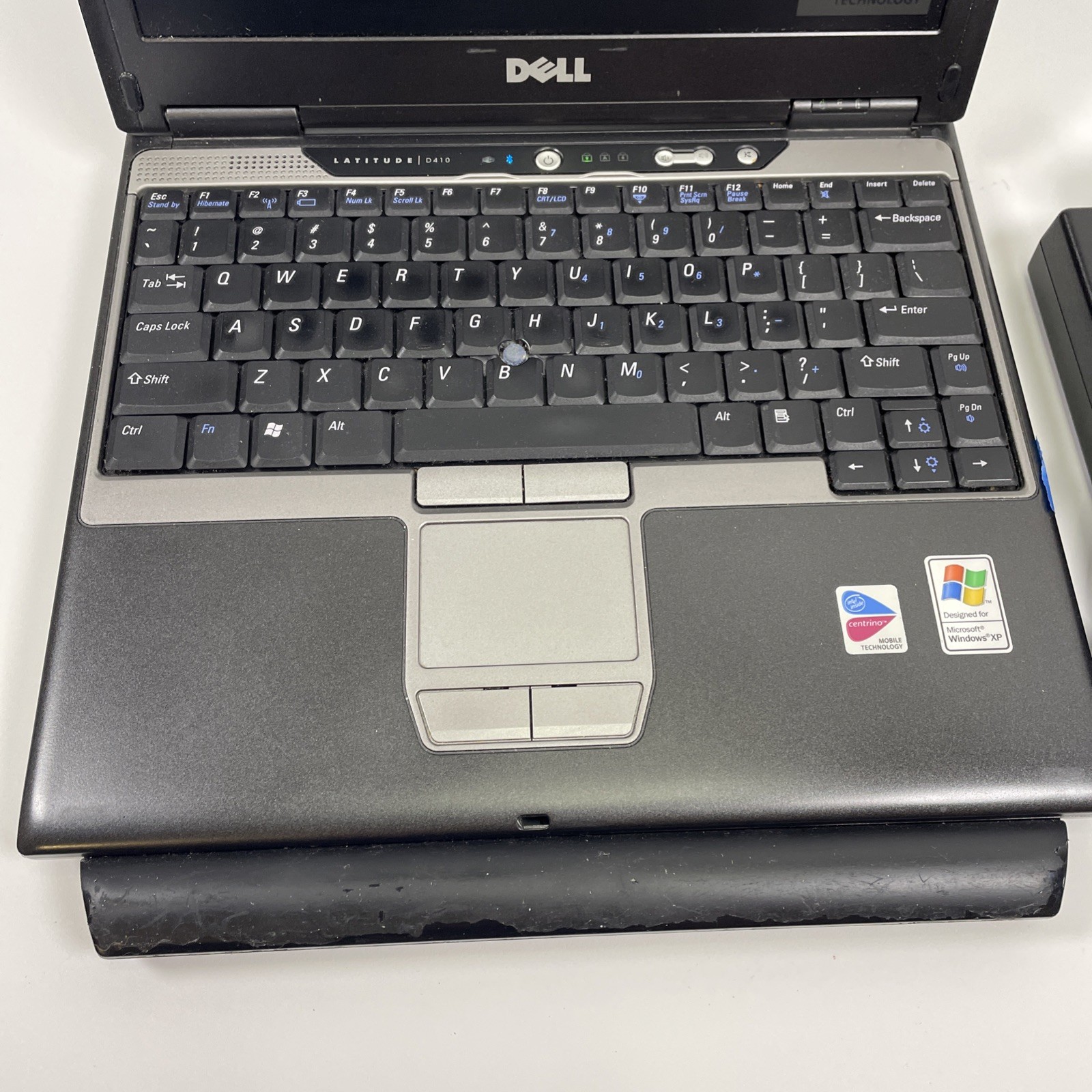 DELL LATITUDE D410 – No Hard Drive – INTEL CENTRINO – 2 GB RAM *READ DESCRIPTION