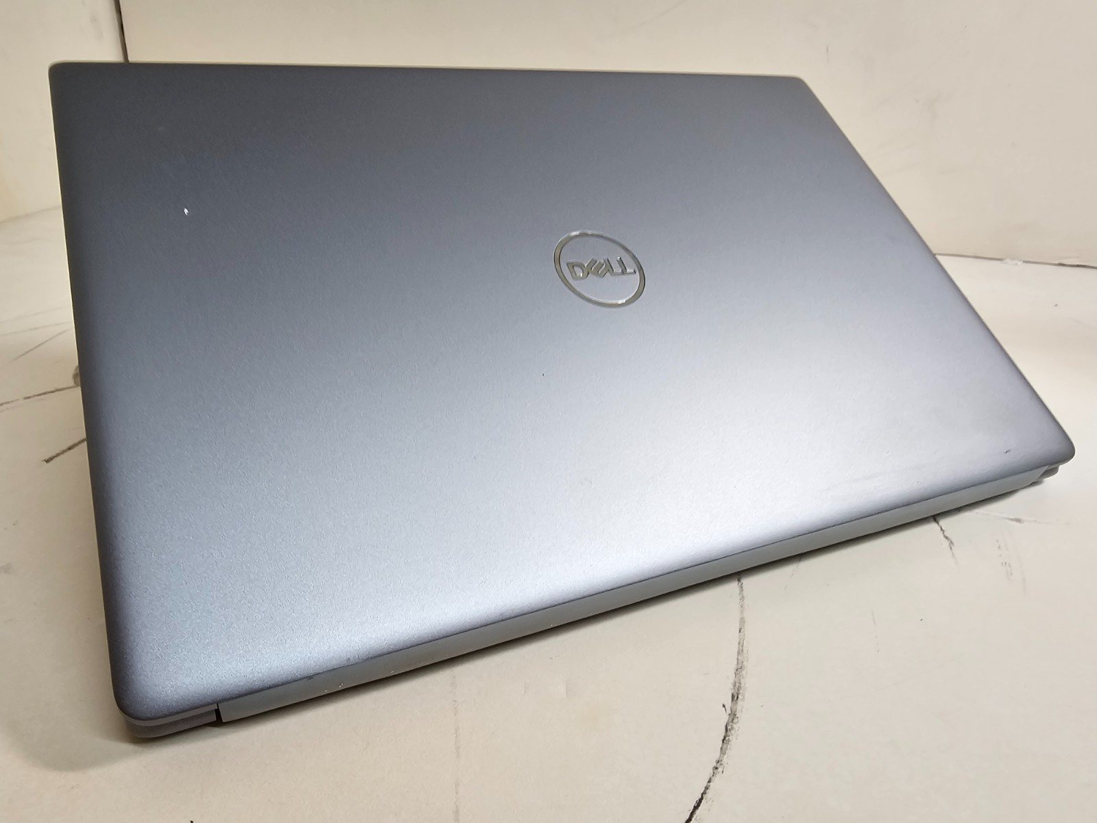 Dell Latitude 3301 Laptop – 1.8 GHz i7-8565U 8GB 256GB SSD Wi-Fi Webcam 13.3″ 3